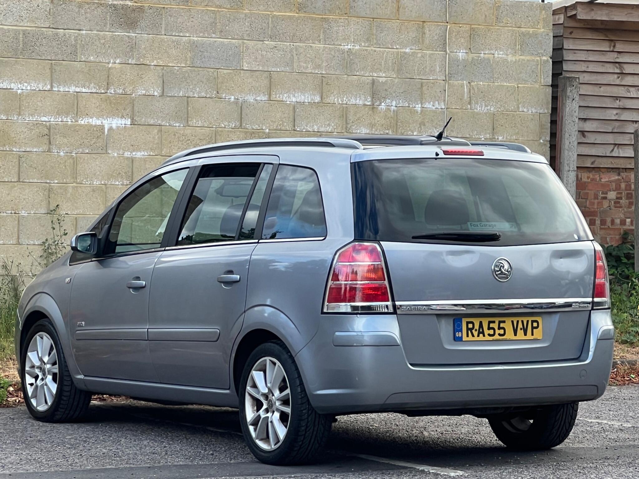 Vauxhall Zafira view 9