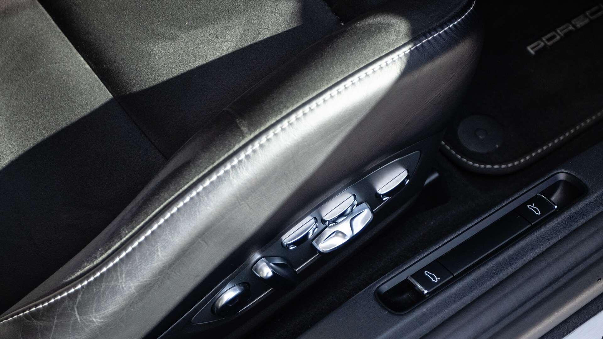 Porsche Boxster view 32
