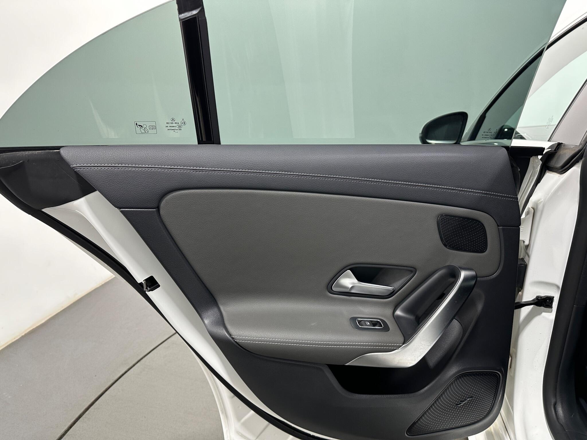 Mercedes-Benz Cla view 42