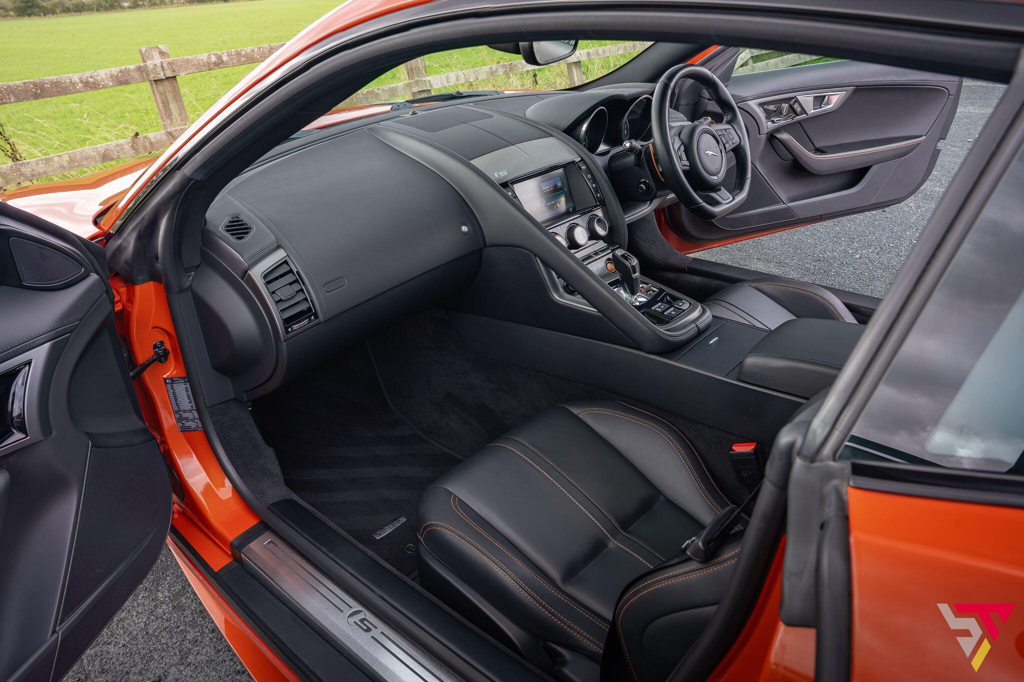 Jaguar F-Type view 5