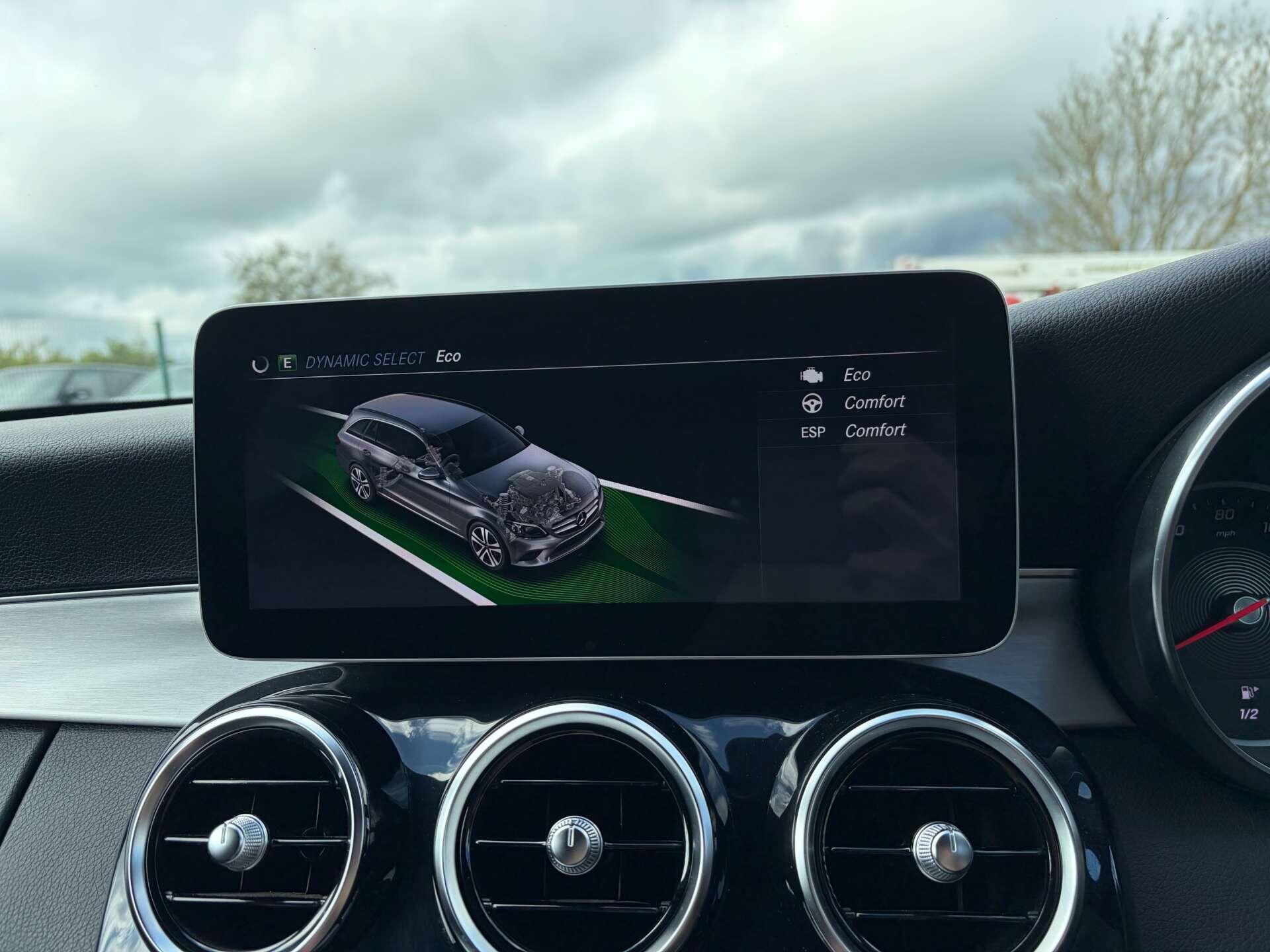 Mercedes-Benz C Class view 60