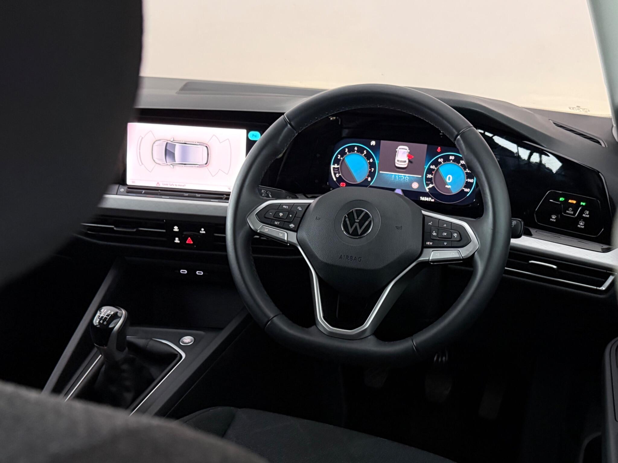Volkswagen Golf view 13
