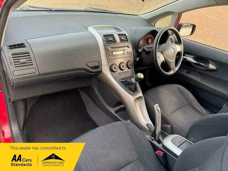 2007 Toyota Auris image 24