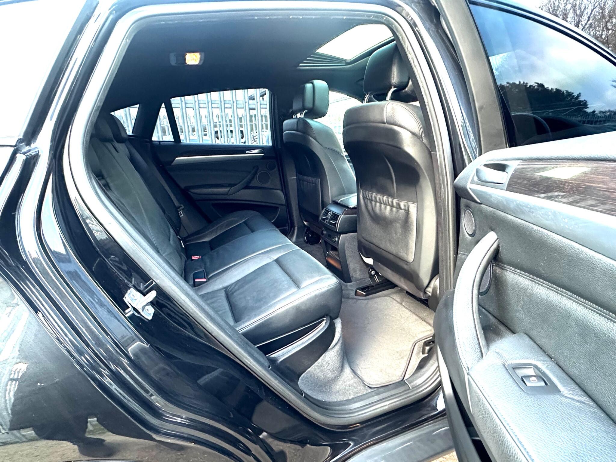 BMW X6 view 57