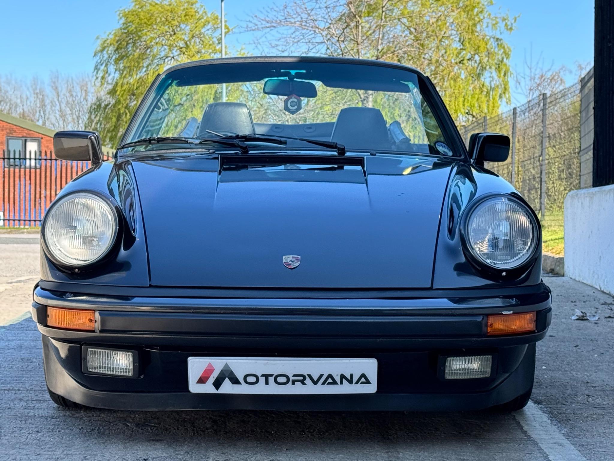 Porsche 911 view 15