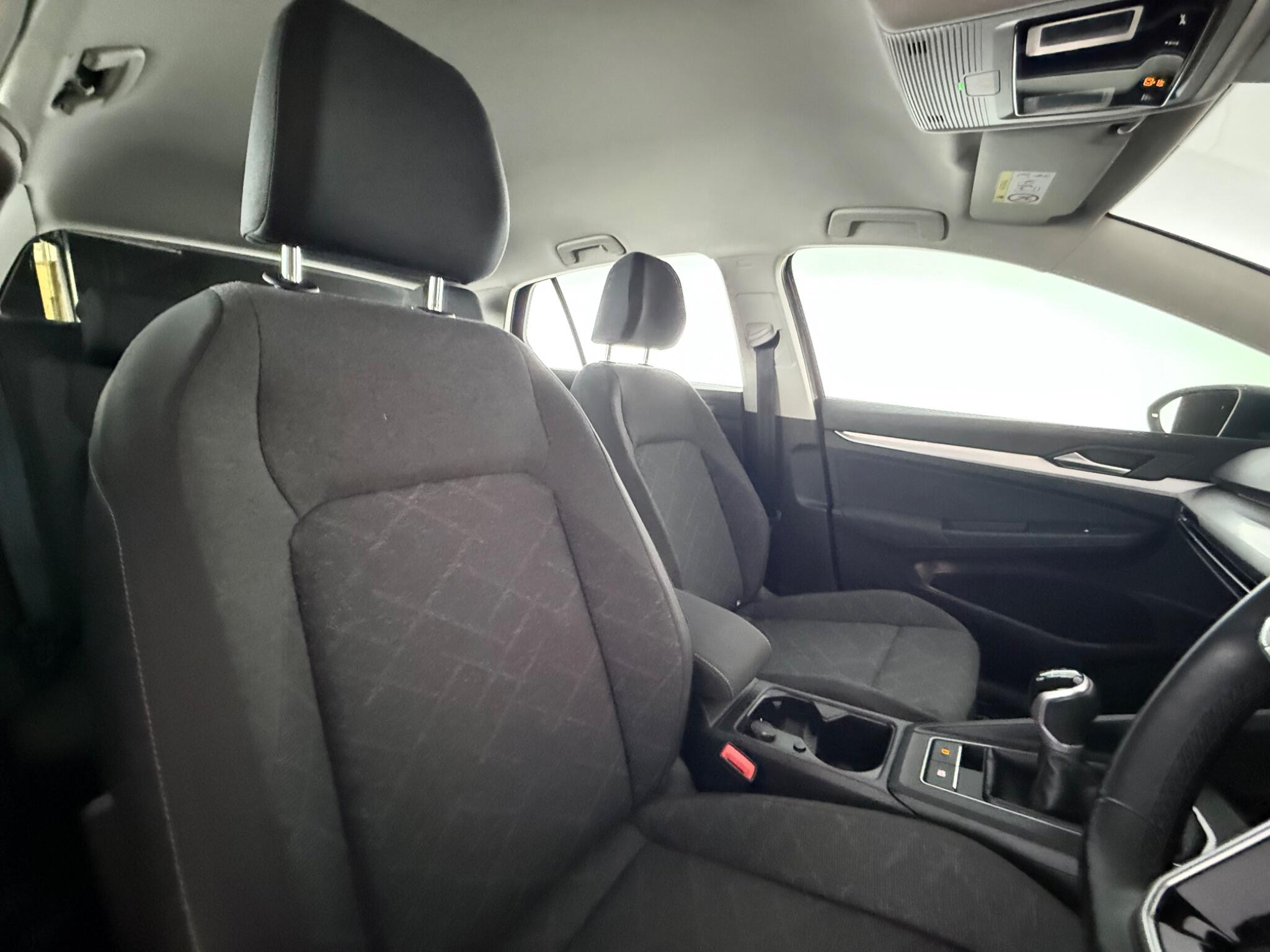 Volkswagen Golf view 30