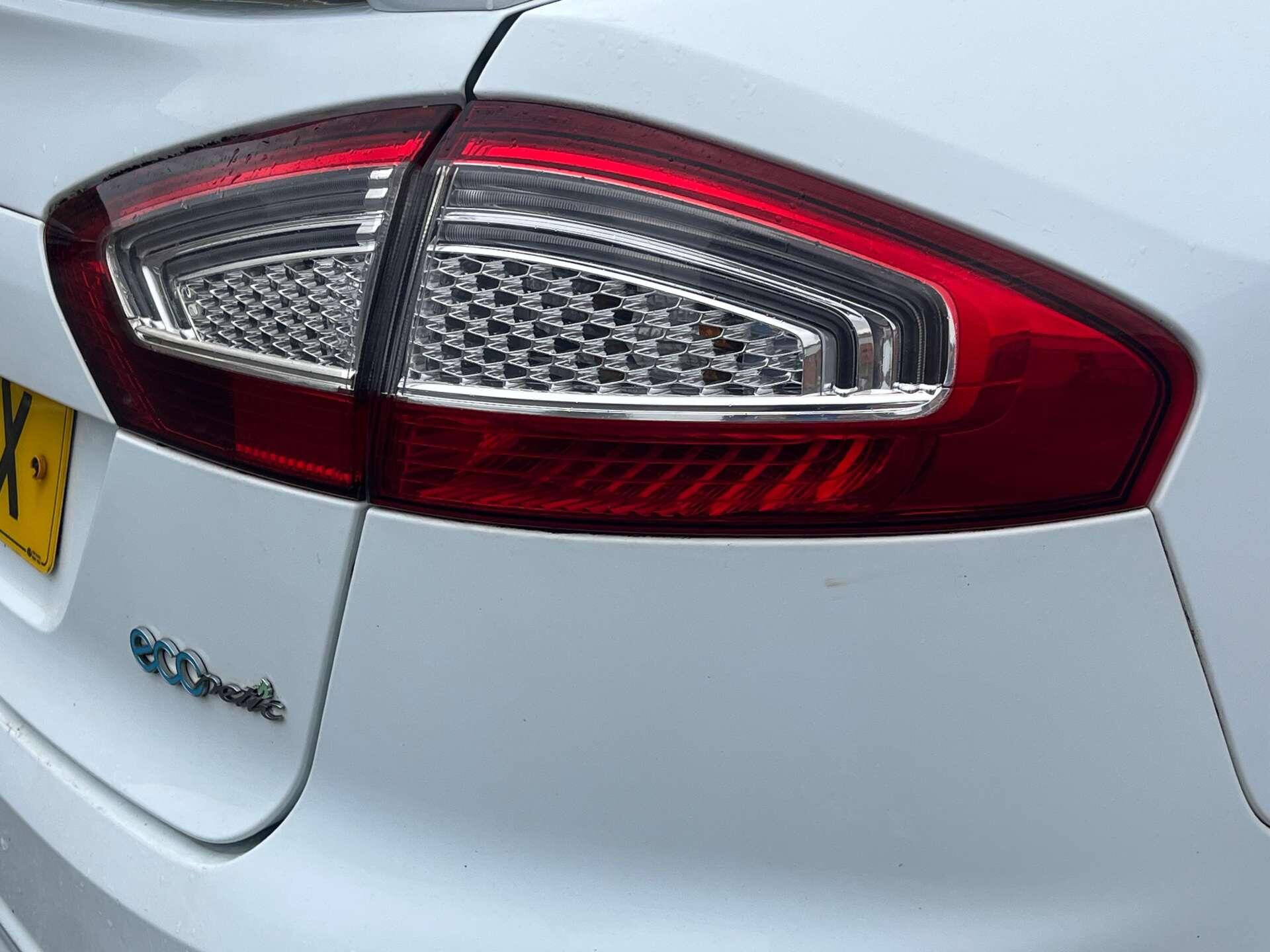 Ford Mondeo view 20