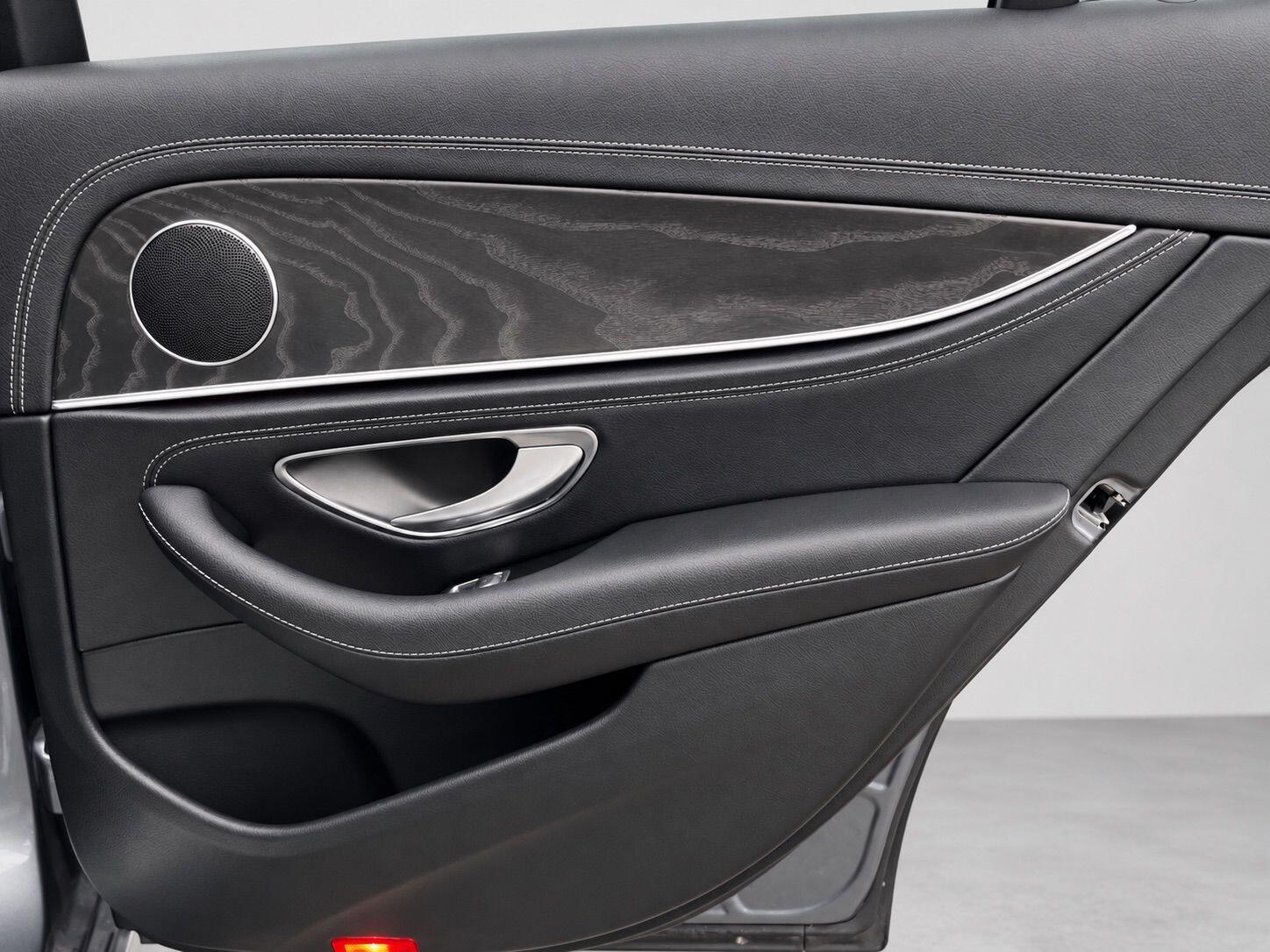 Mercedes-Benz E-Class view 29