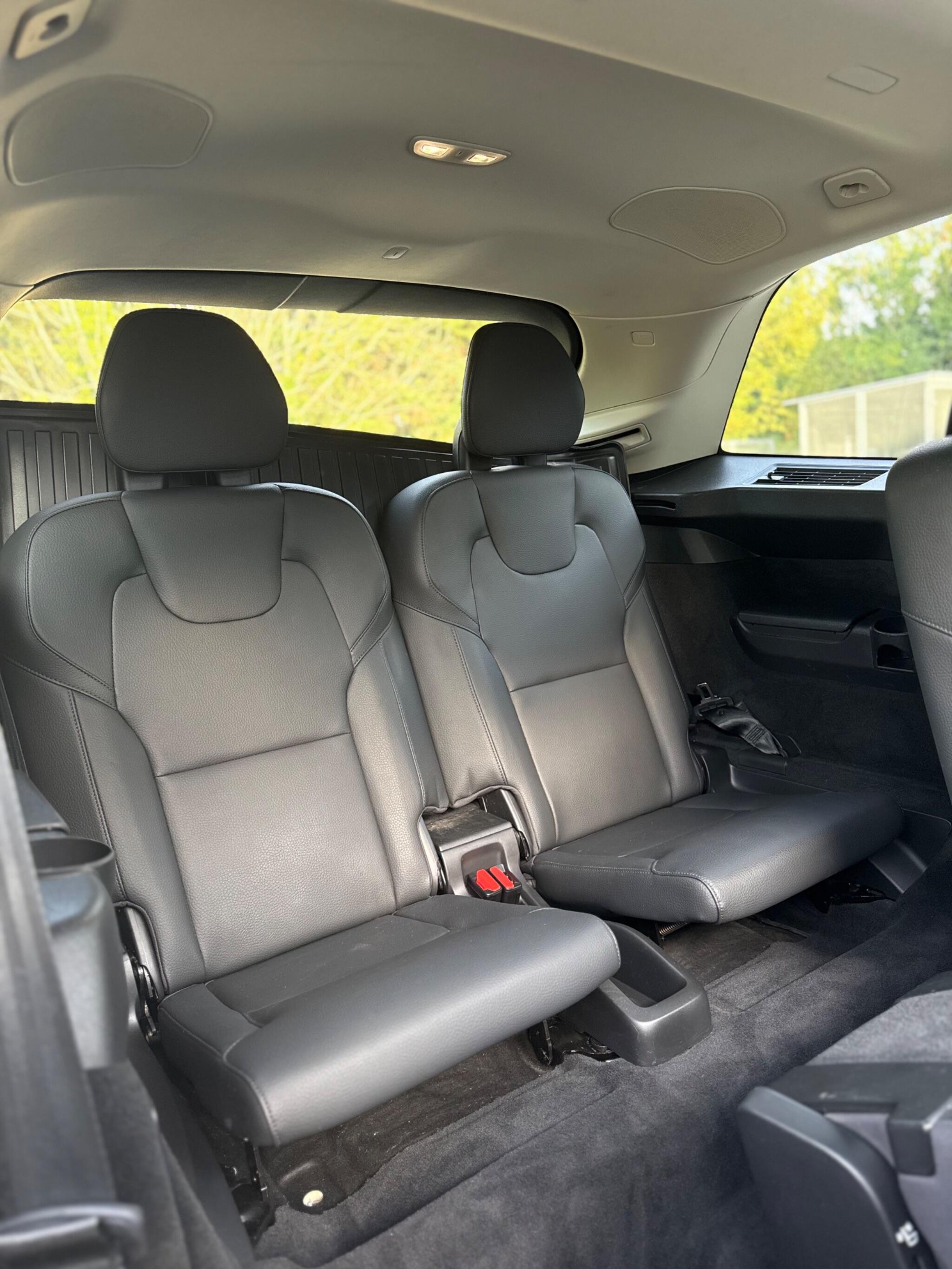 Volvo XC90 view 16