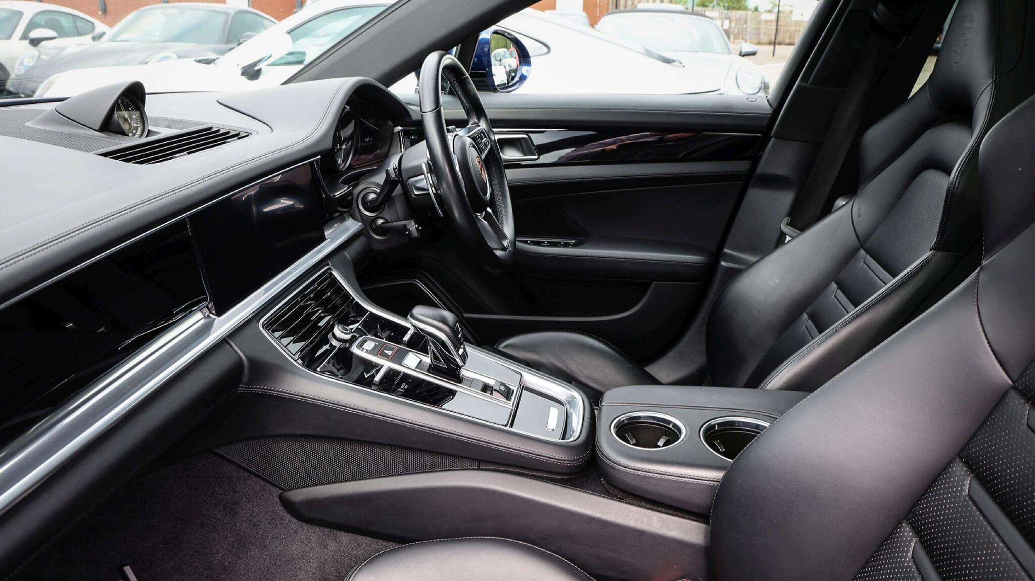 Porsche Panamera view 13