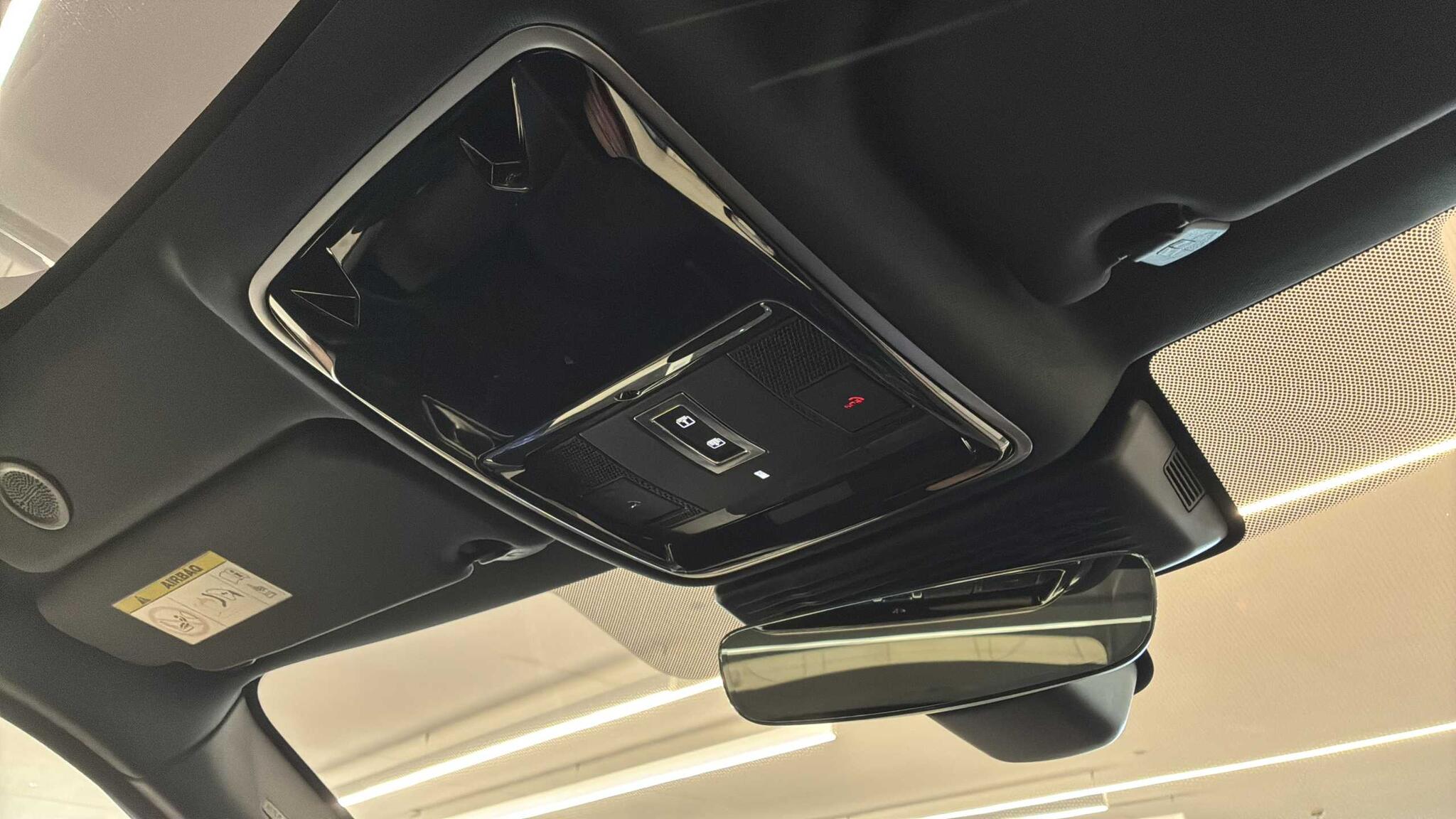 Land Rover Range Rover Velar view 35