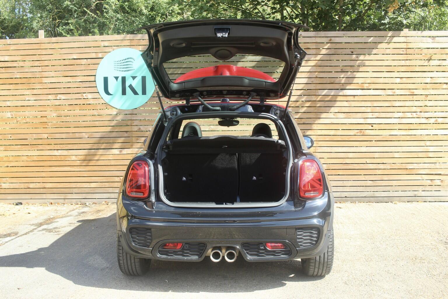 Mini Hatch view 30