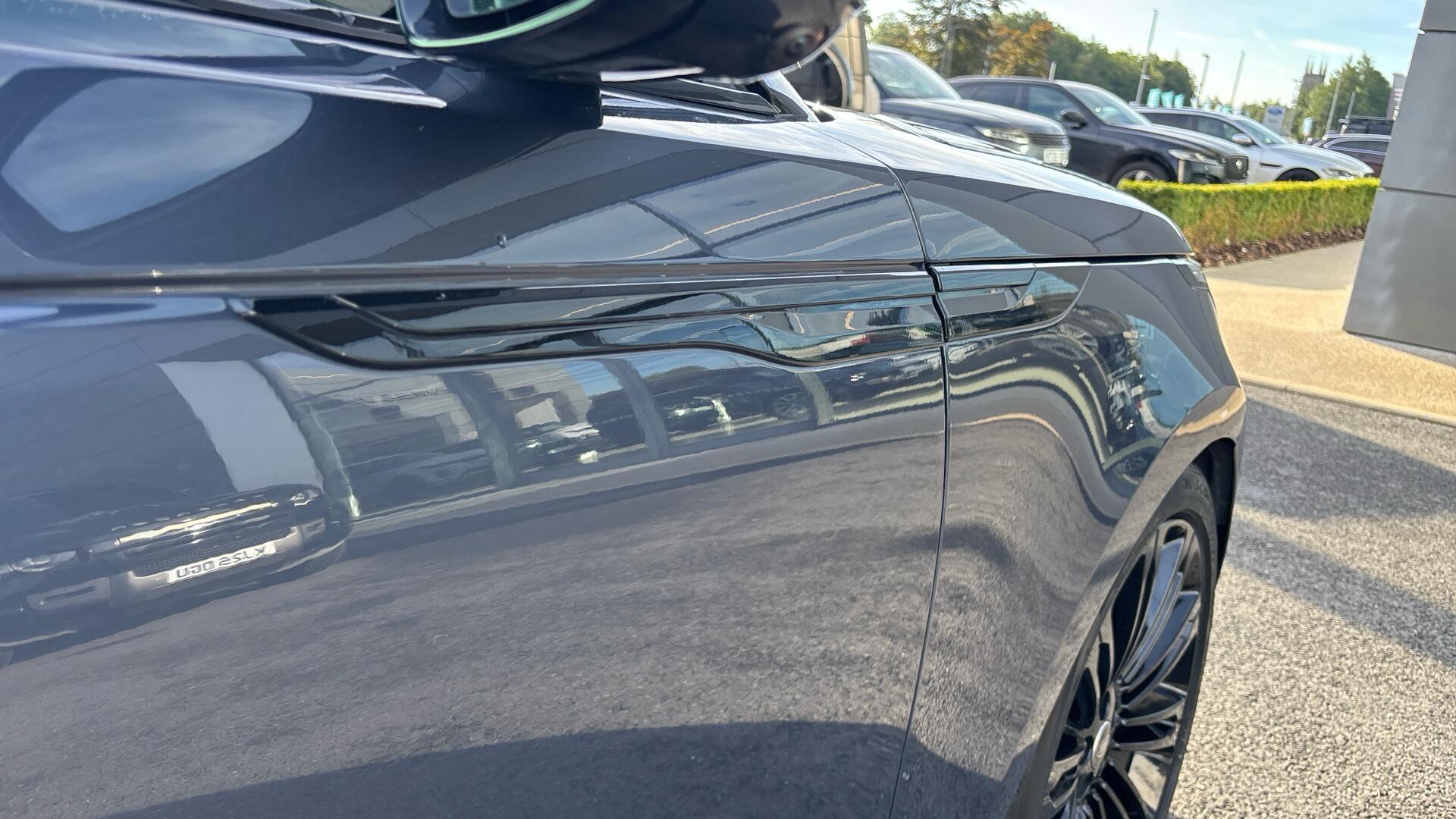 Land Rover Range Rover Velar view 26