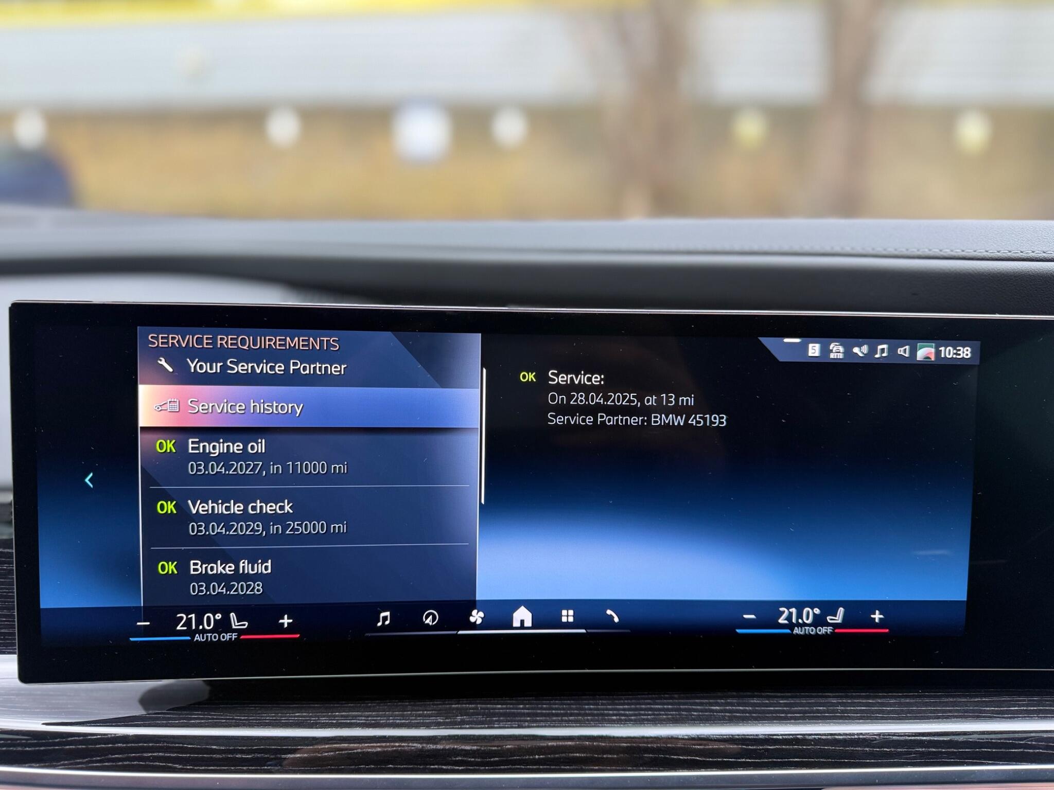 BMW 7 Series view 31