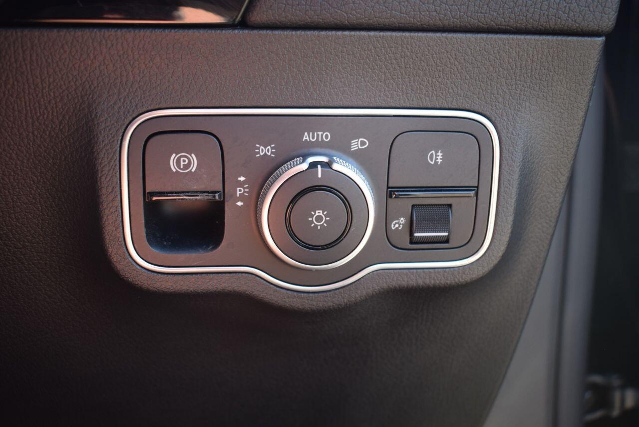 Mercedes-Benz Gla view 31