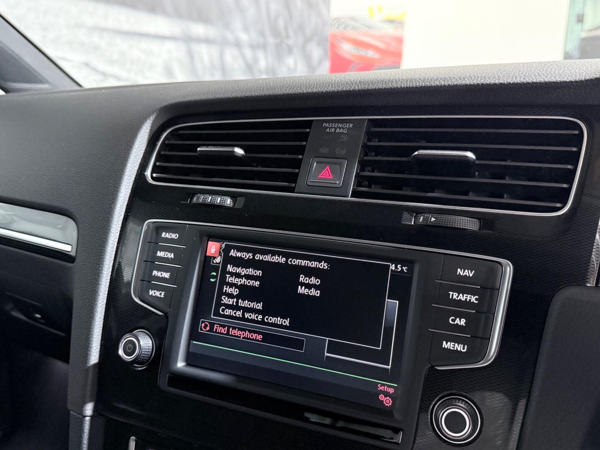Volkswagen Golf view 45