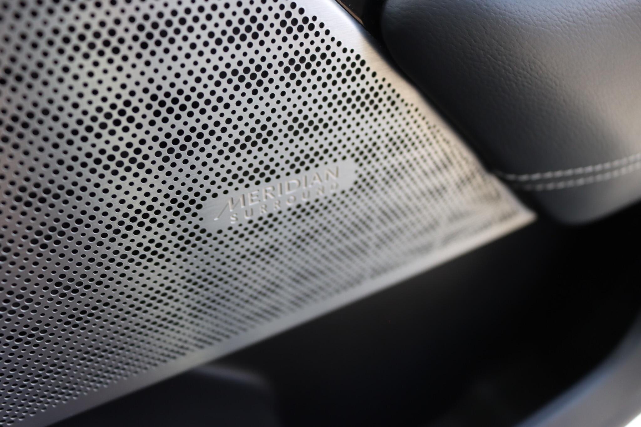Land Rover Range Rover Velar view 37