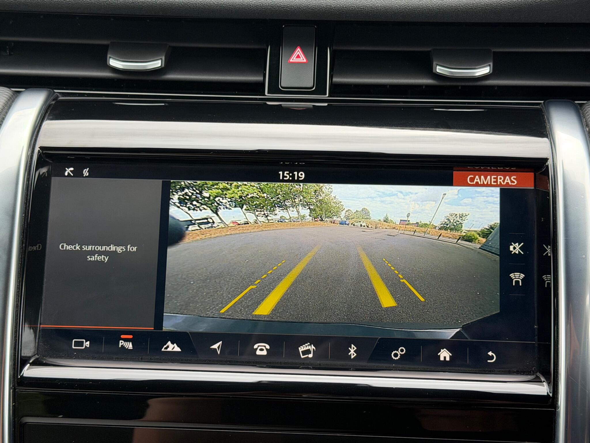 Land Rover Discovery Sport view 24
