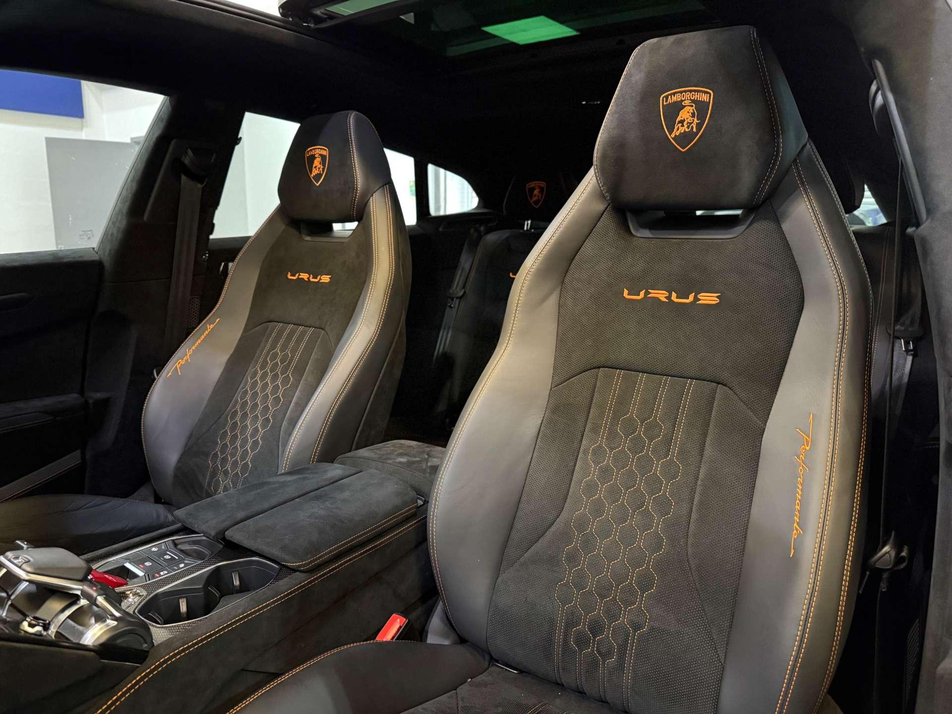 Lamborghini Urus view 6