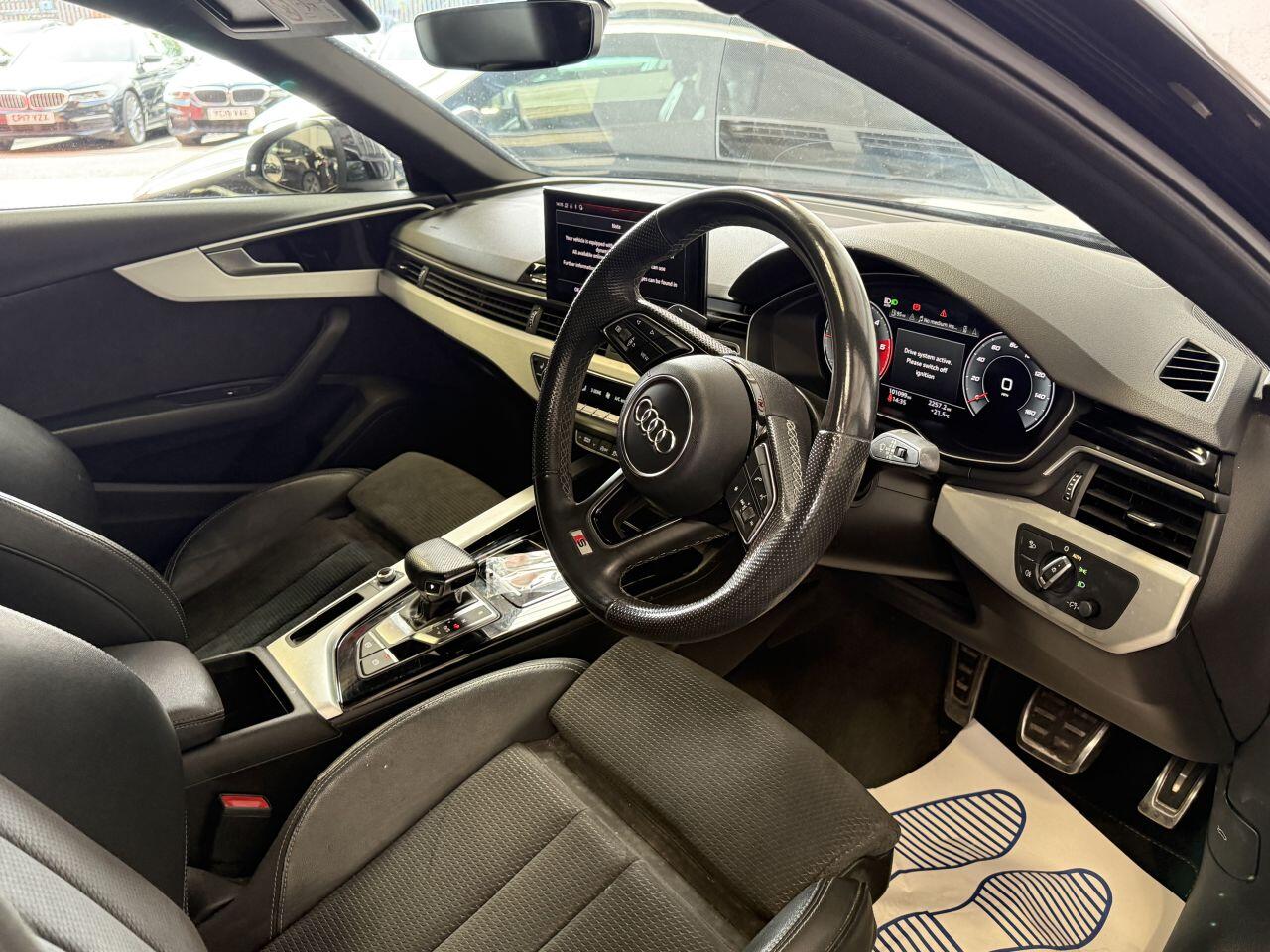 Audi A4 view 32