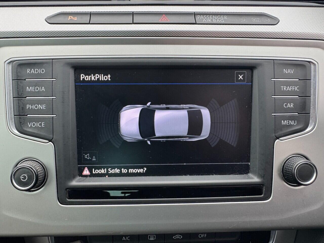 Volkswagen Passat view 7