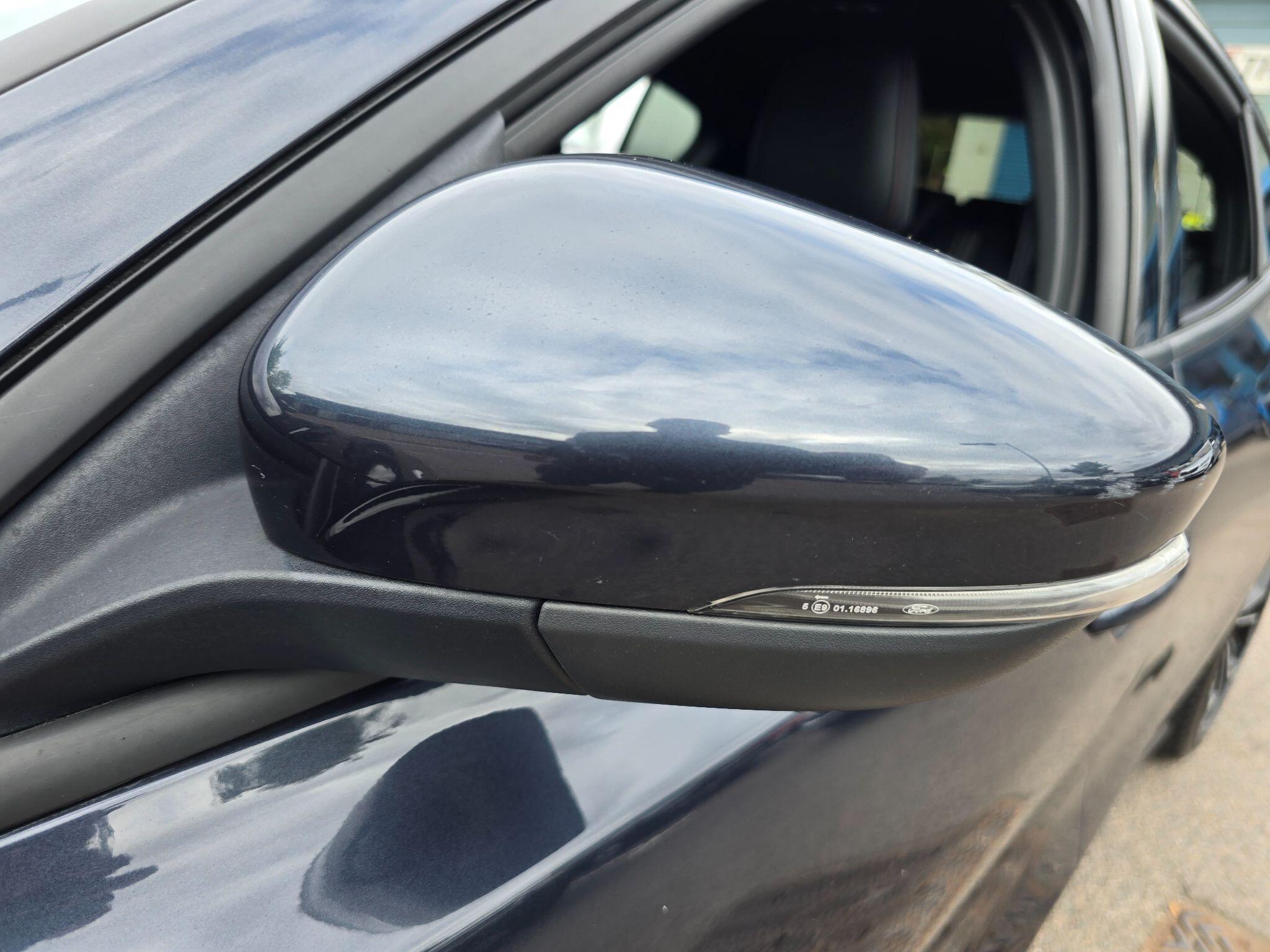 Ford Focus view 82