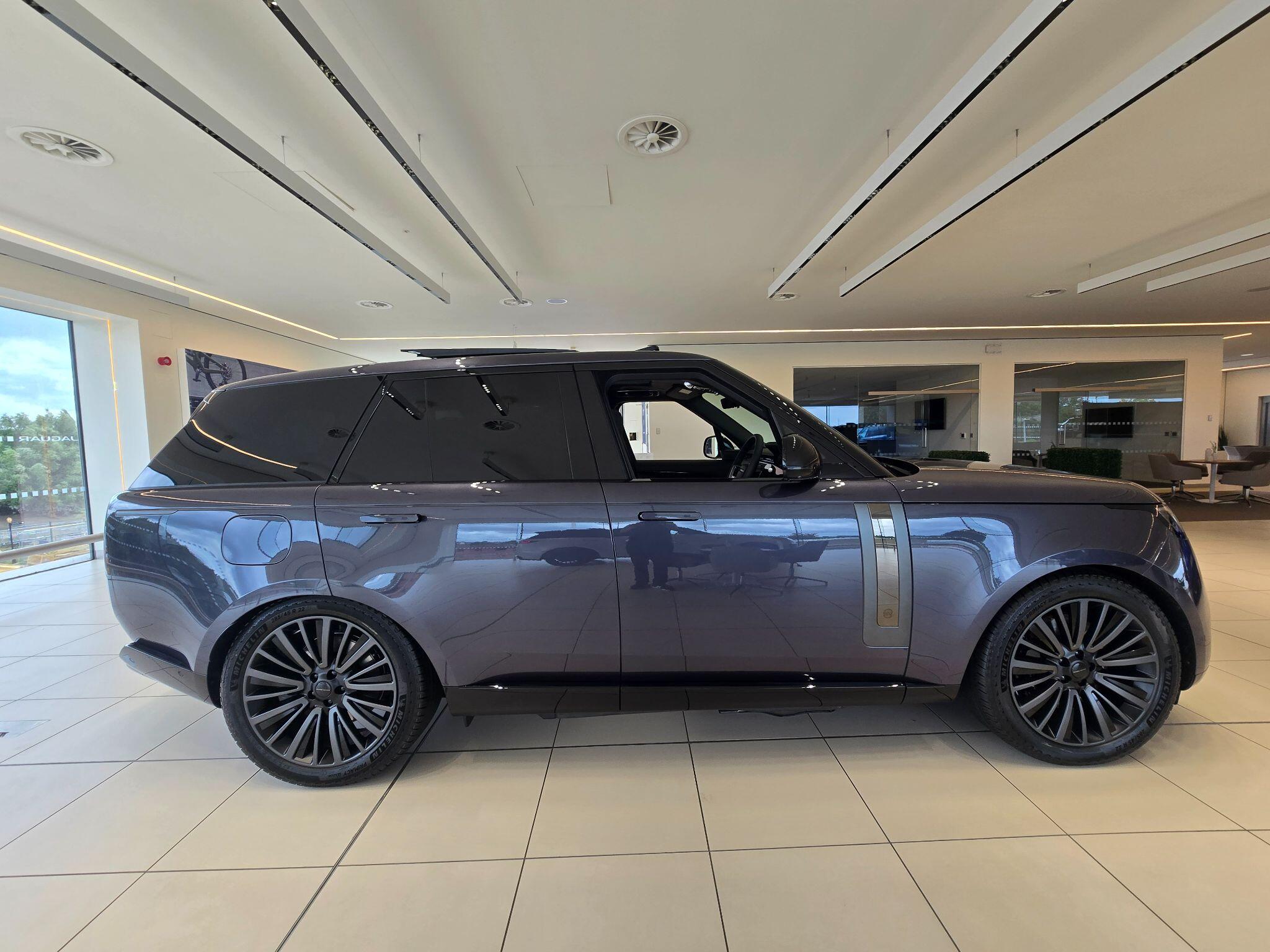 Land Rover Range Rover view 10