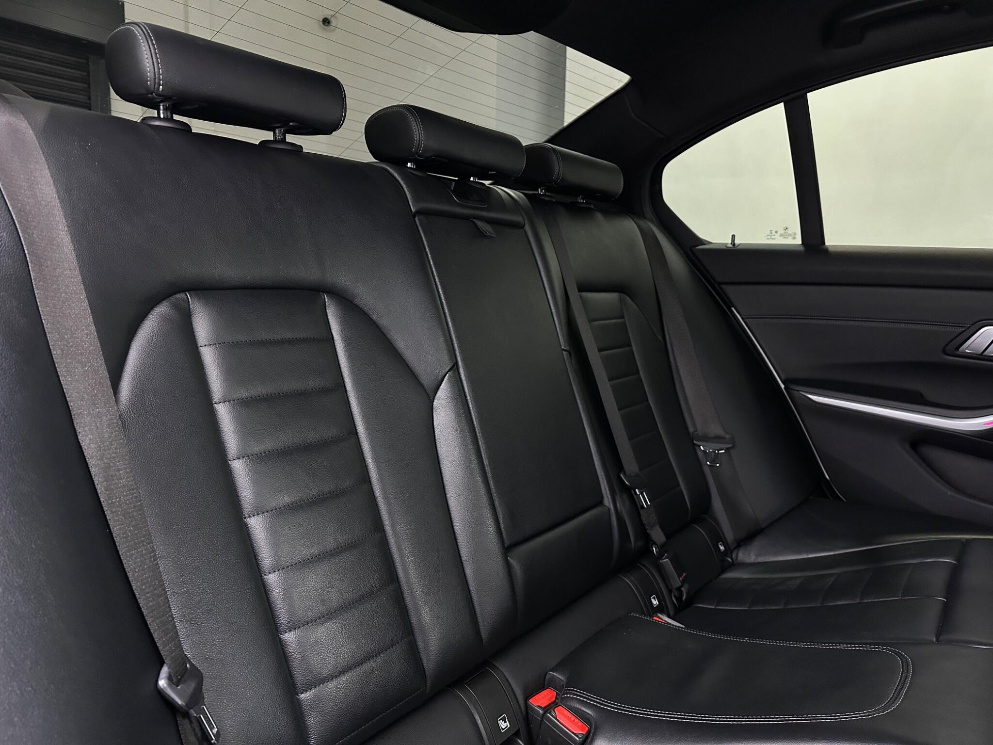 BMW 3 Series view 42