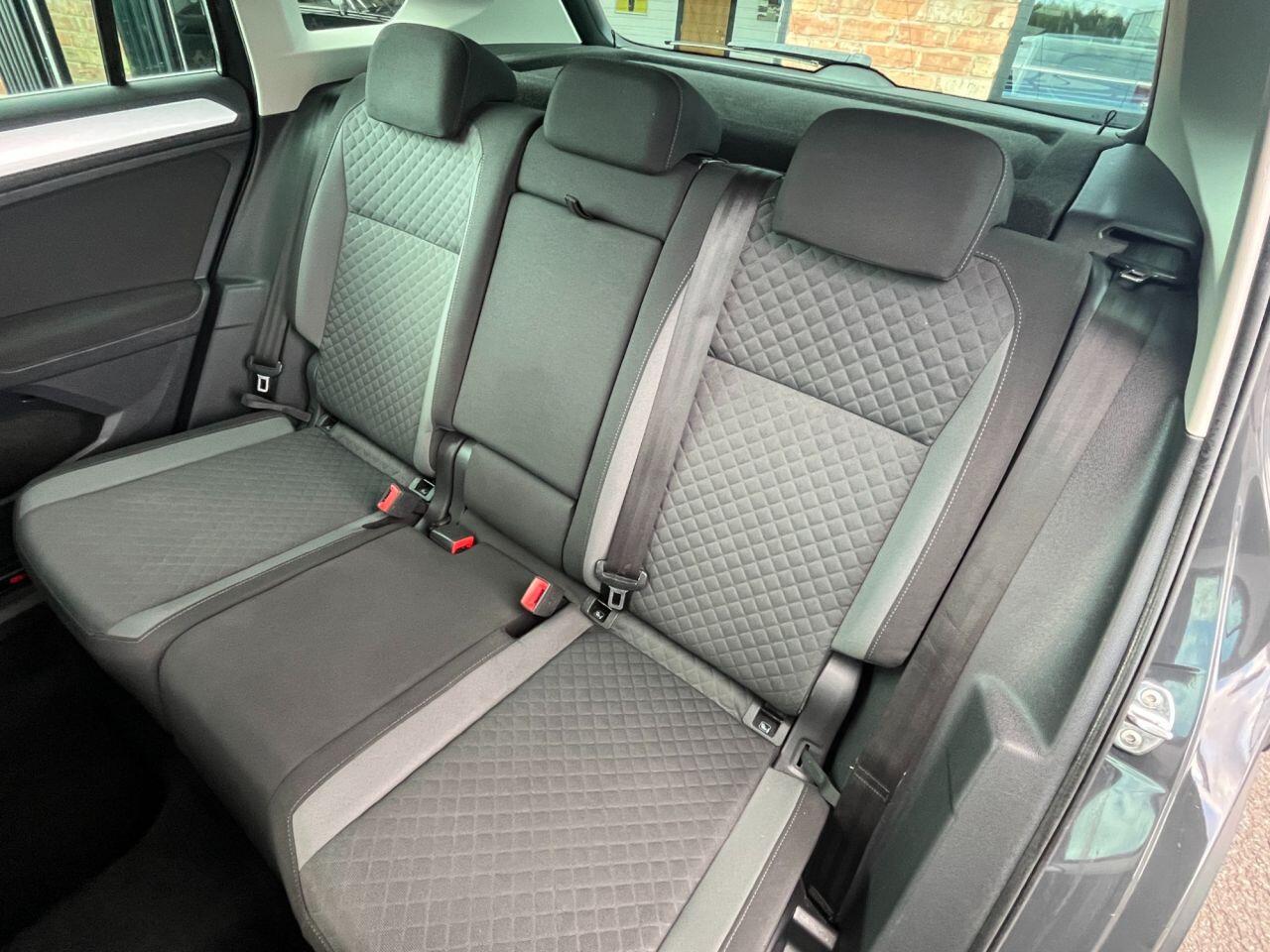 Volkswagen Tiguan view 13