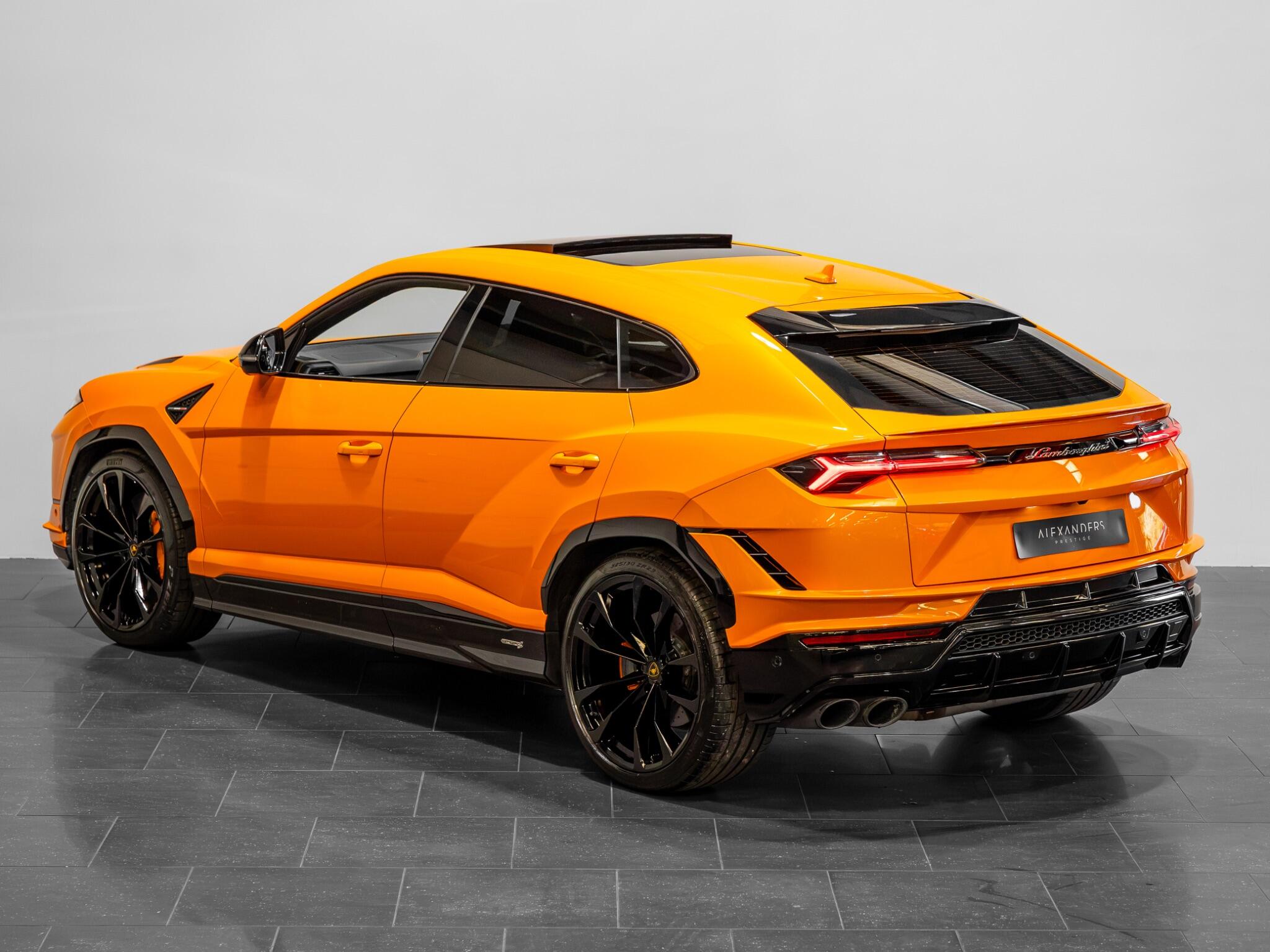 Lamborghini Urus view 2