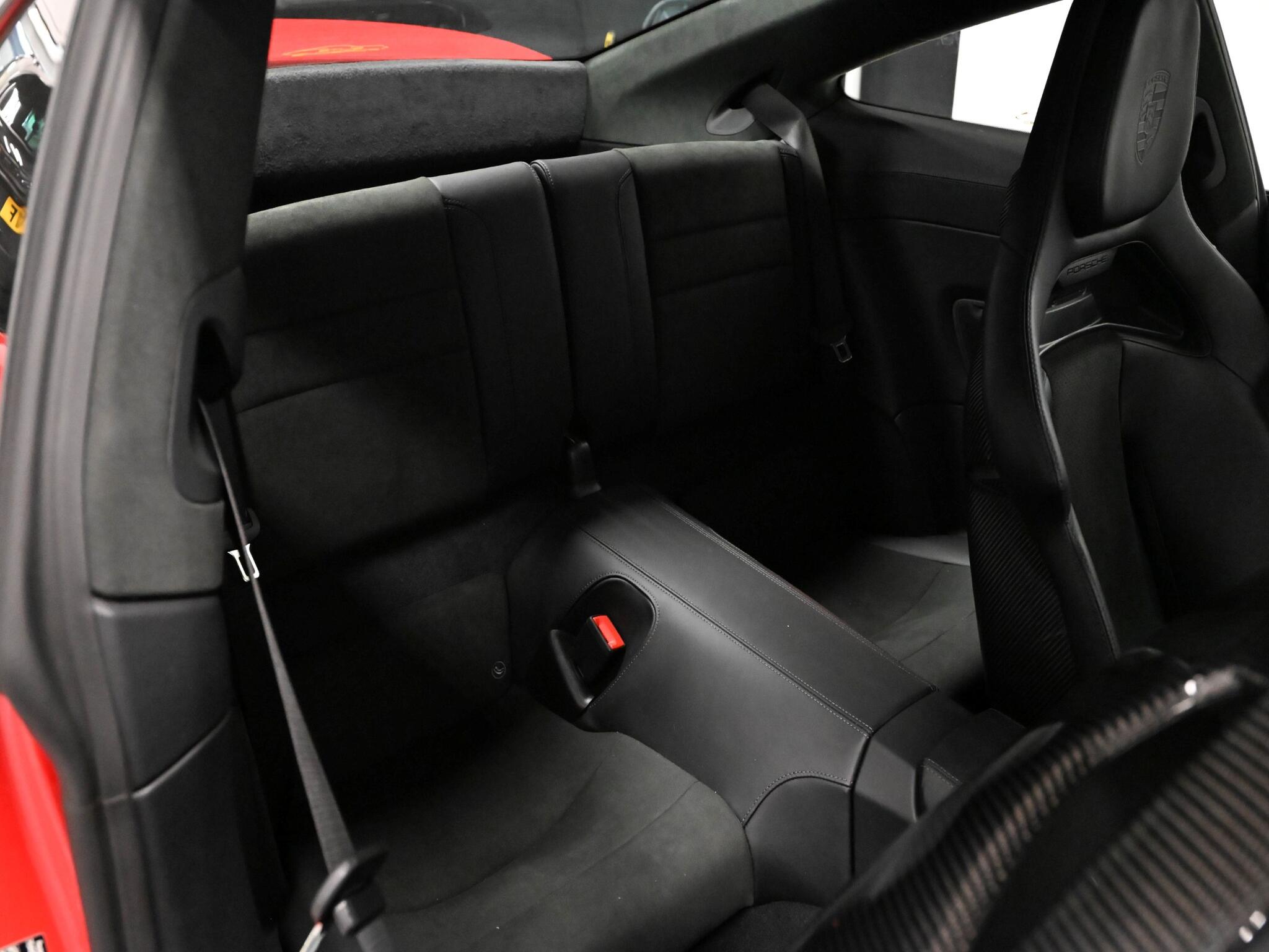 Porsche 911 view 37