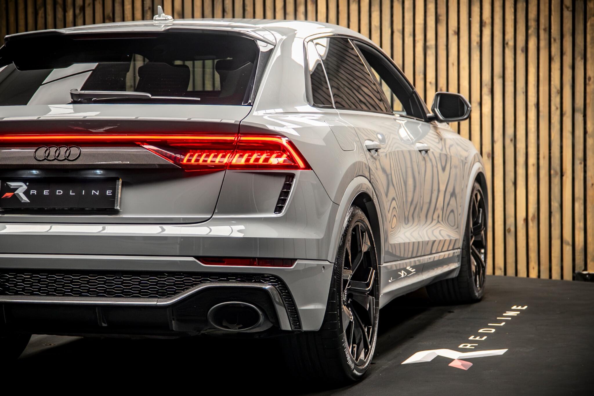 Audi RS Q8 view 20