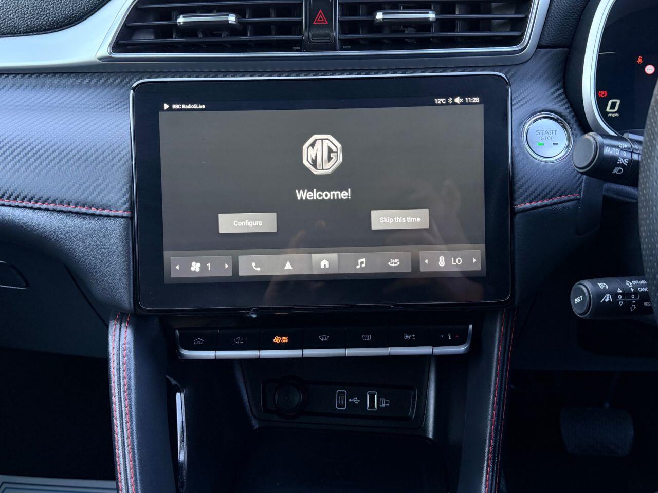 MG ZS view 37