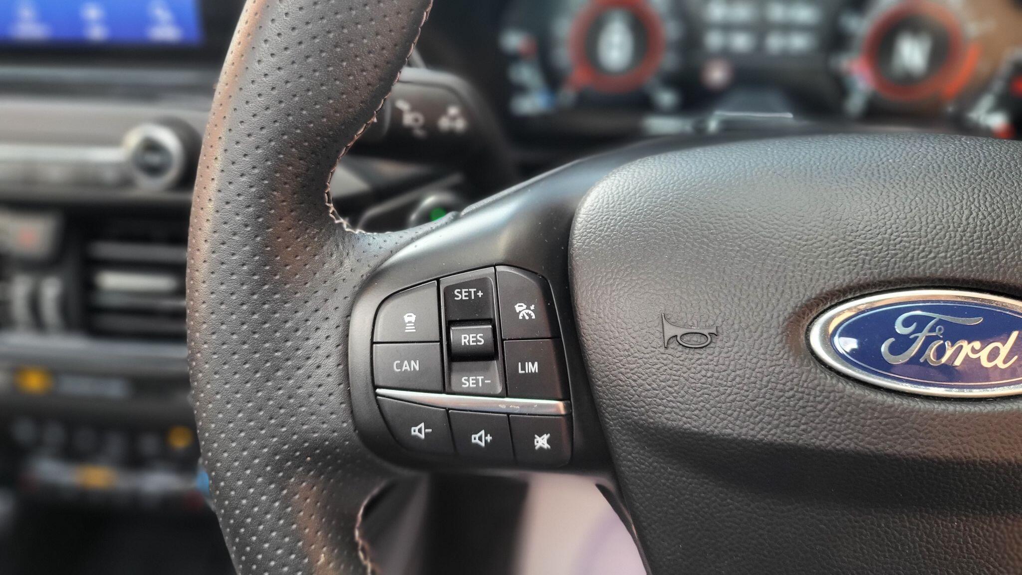 Ford Focus view 26