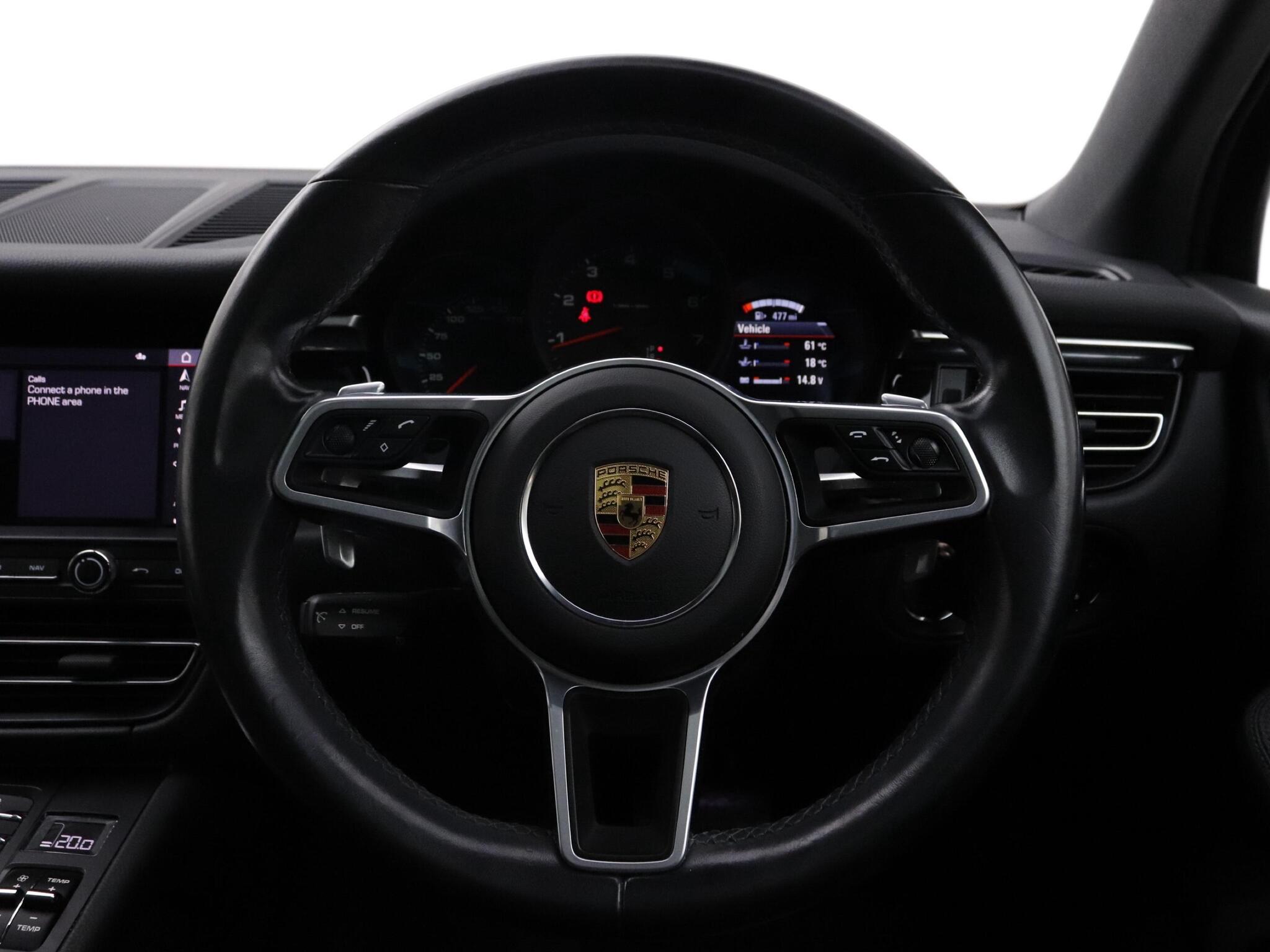 Porsche Macan view 11