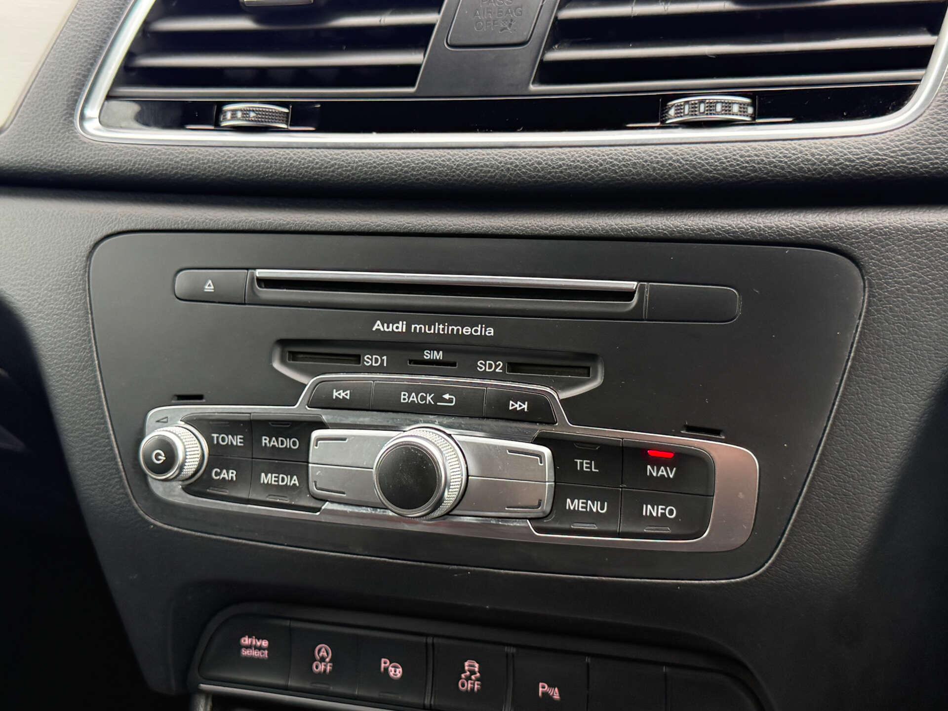 Audi Q3 view 50