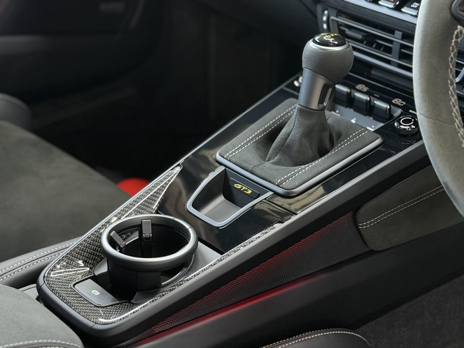 Porsche 911 view 40