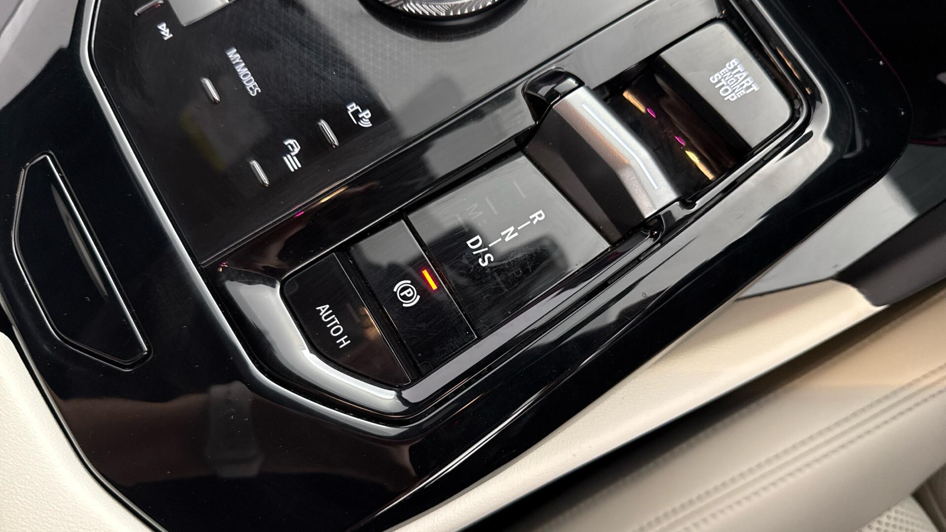 BMW 5 Series view 19
