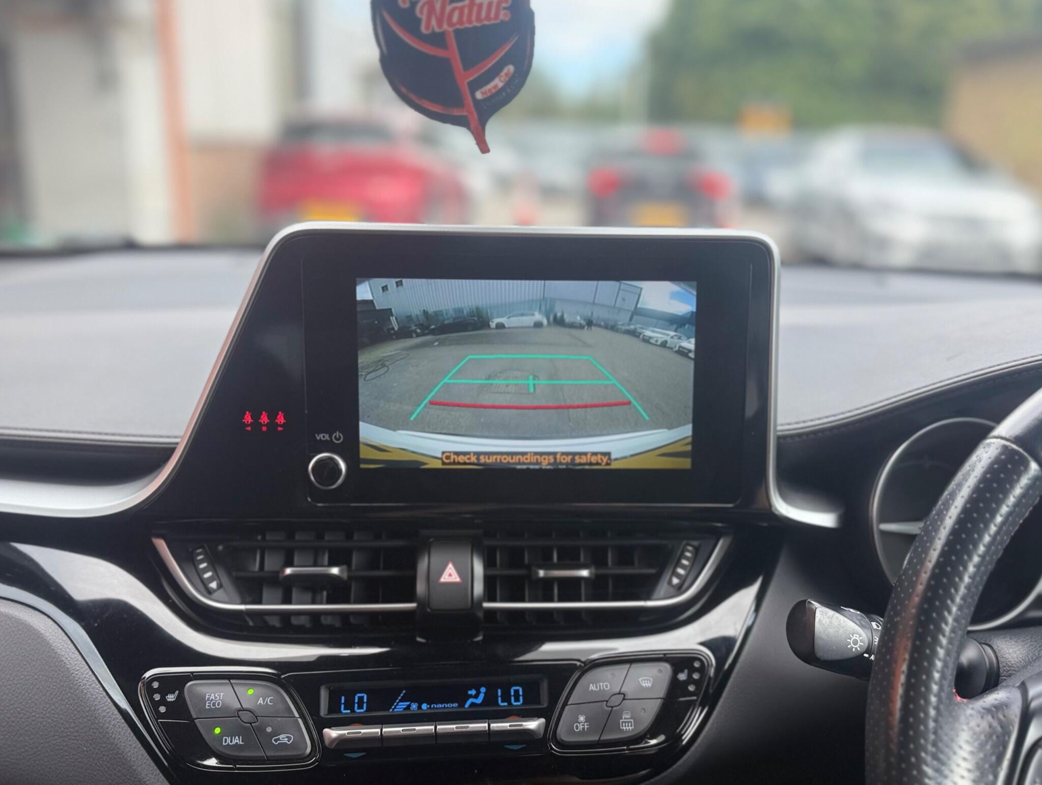 Toyota C-HR view 23