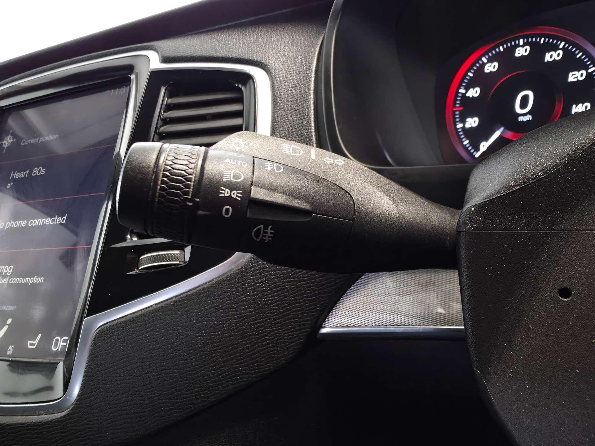 Volvo XC90 view 39