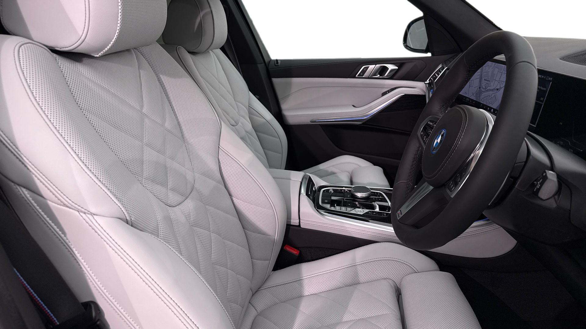 BMW X5 view 11