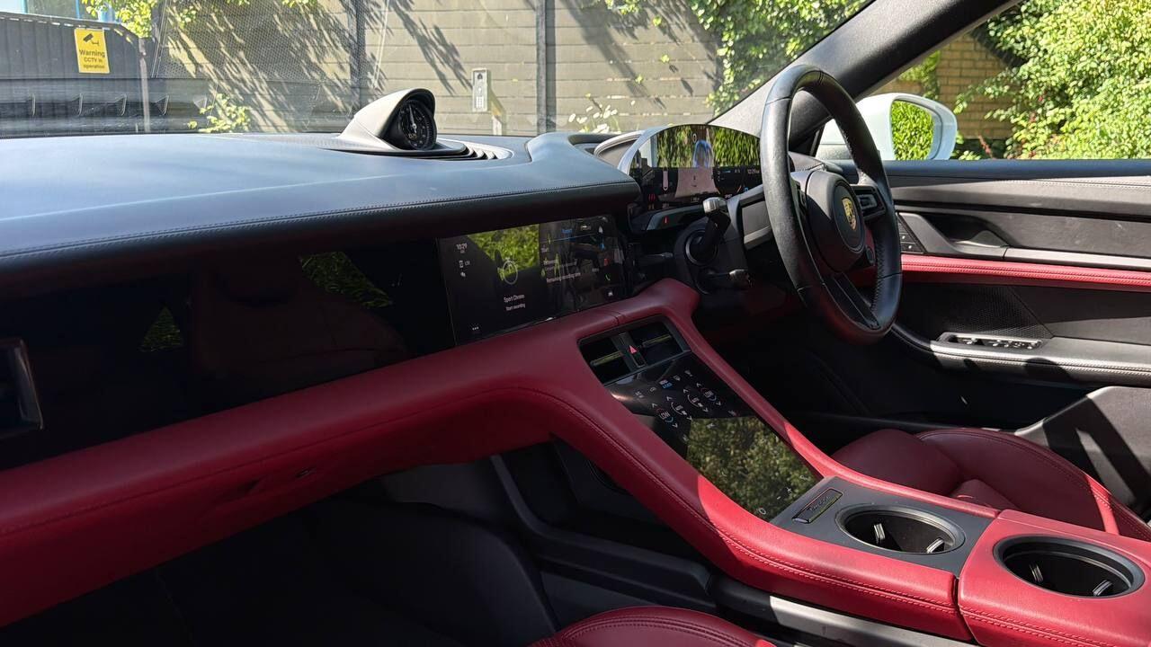 Porsche Taycan view 67