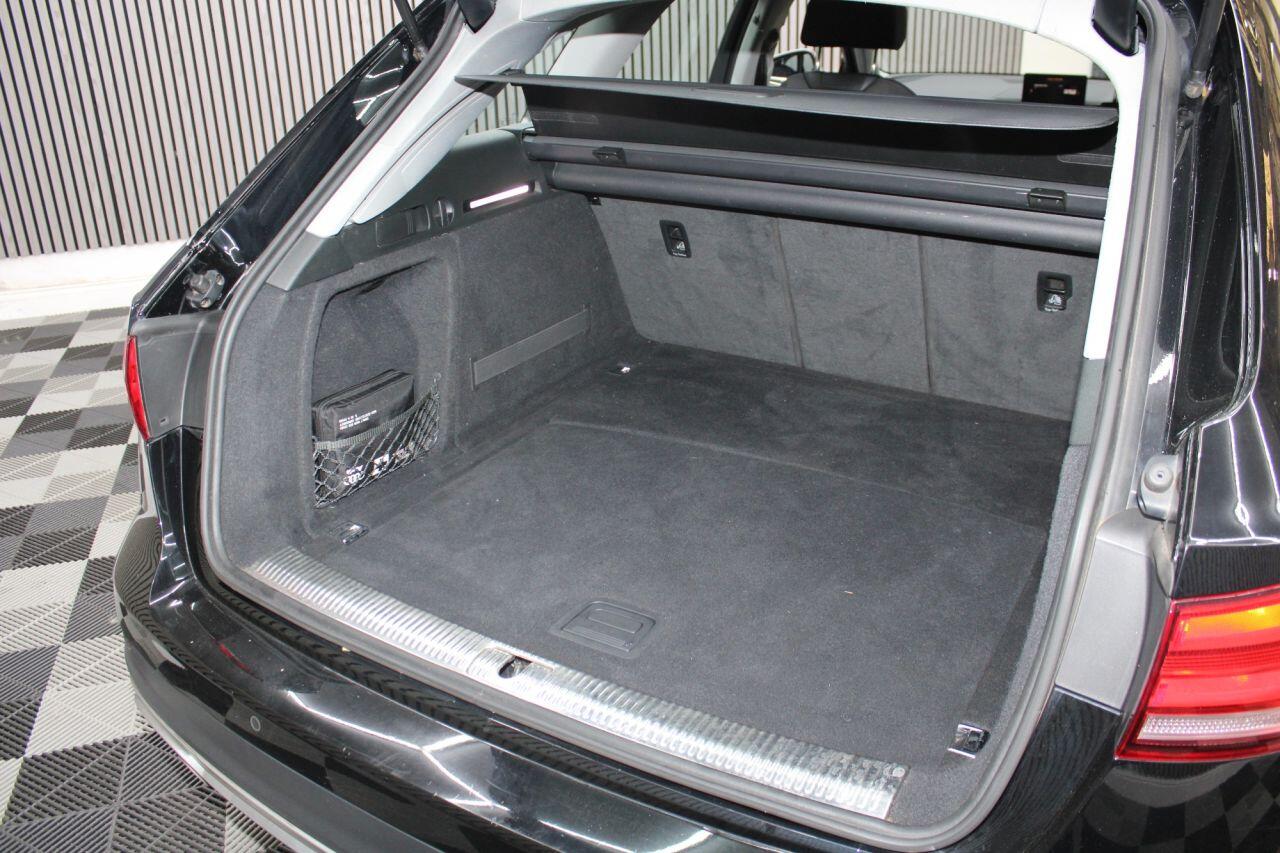 Audi A4 view 13