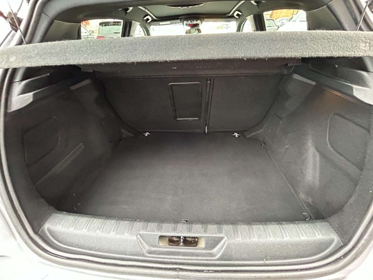 Peugeot 308 view 15