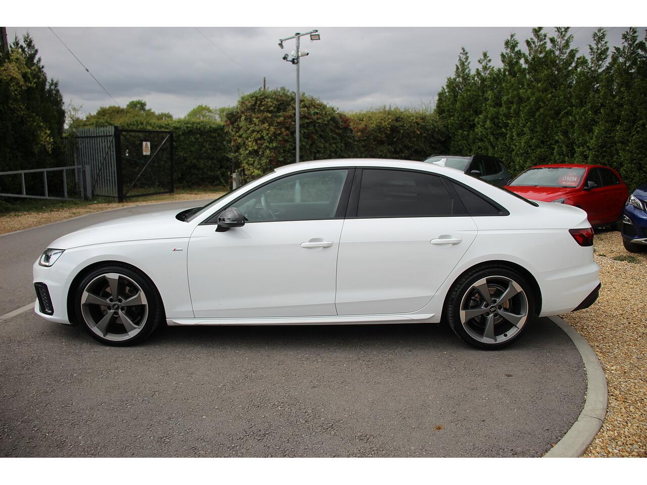 Audi A4 view 8