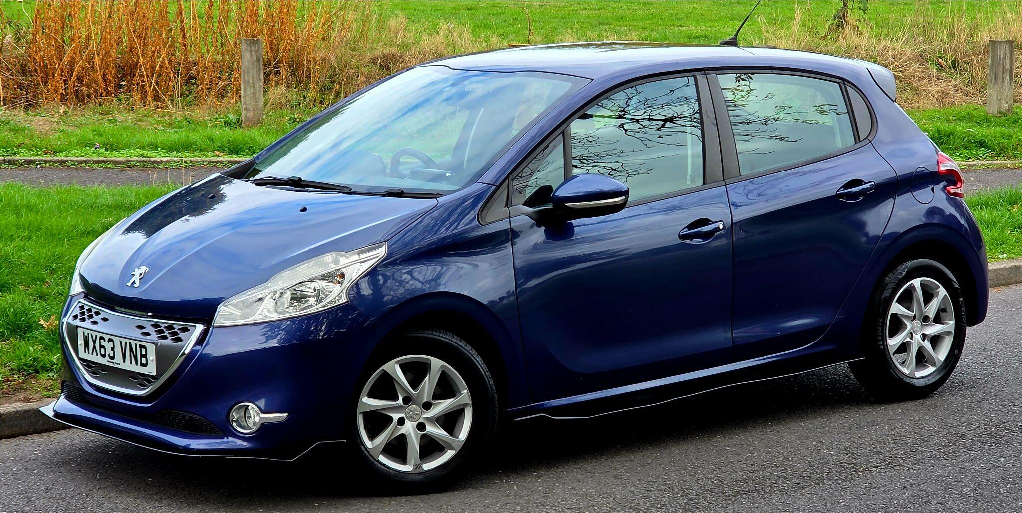 Peugeot 208 view 18