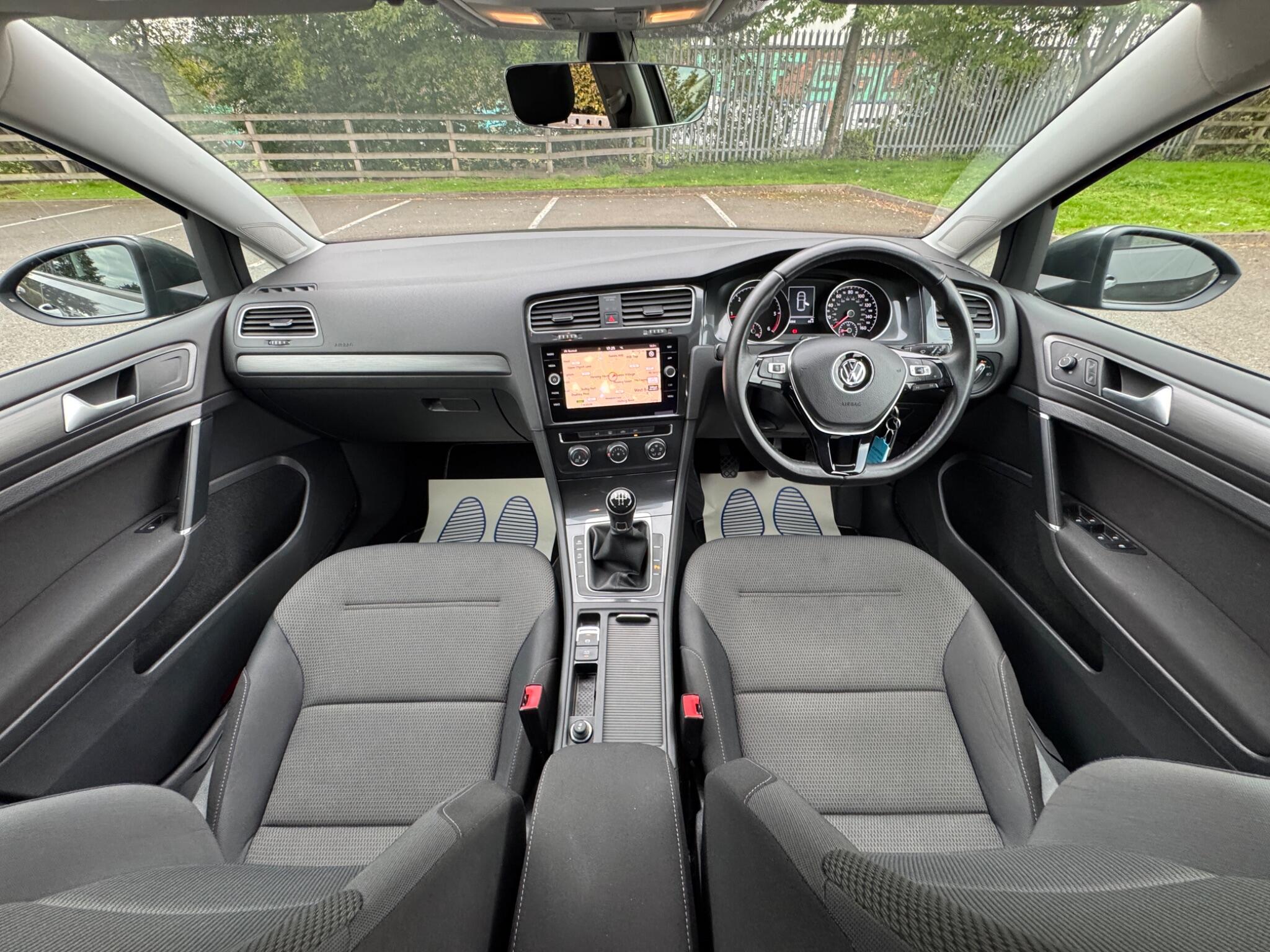 Volkswagen Golf view 28