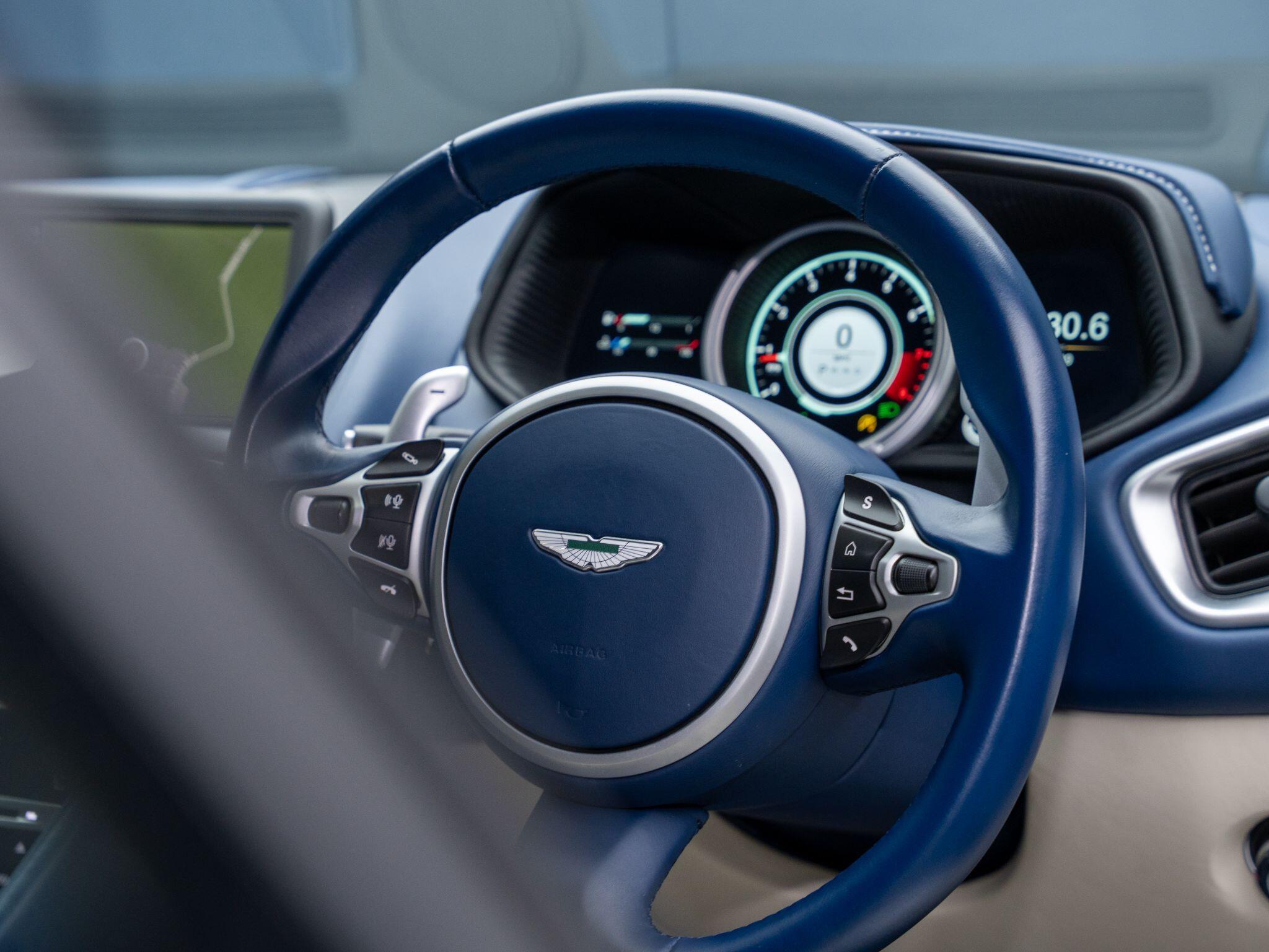 Aston Martin DB11 view 35