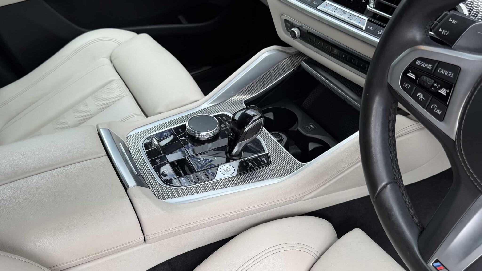 BMW X6 view 5
