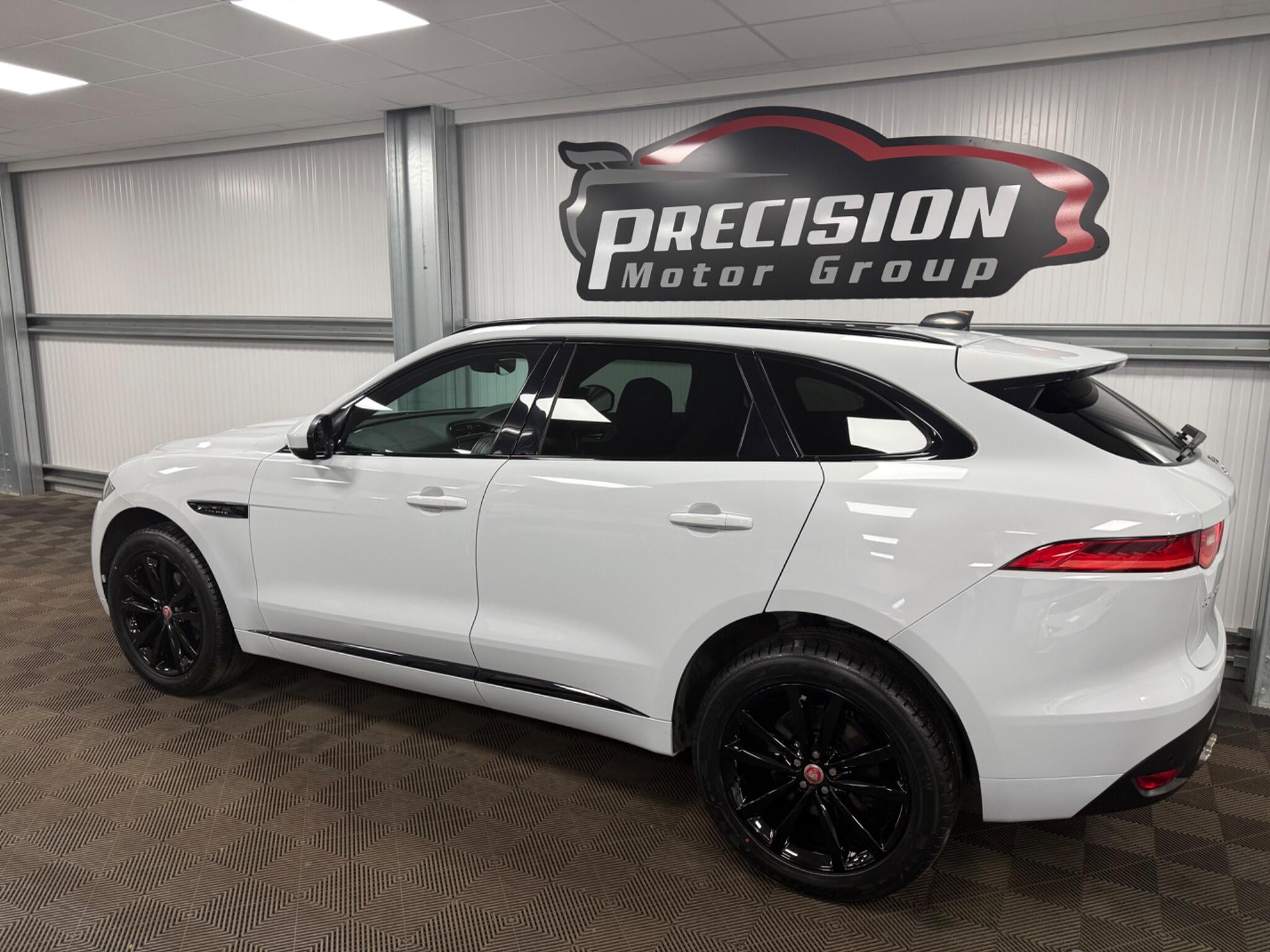 Jaguar F-Pace view 6